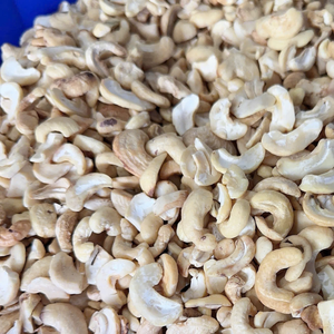 Fournisseur de confiance au Vietnam : Noix de cajou en gros W180, prix des noix de cajou W320, Santigo Cashew Vietnam exporté vers l'Asie, l'UE, le Moyen-Orient - Product Image 1