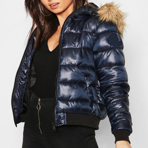 Veste matelassée blanche personnalisée pour femme avec capuche en fausse fourrure, manteau d'hiver chaud, veste à capuche tendance, nouvelle collection stylée - Product Image 4