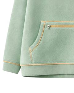 เสื้อสเวตเชิ้ตผู้หญิงสีเขียวเซจ ทรงโอเวอร์ไซส์ ผ้าฟลีซ คอปกติดกระดุม กระเป๋าคางูโร แต่งขอบตัดสี หนานุ่ม แบบสั่งทำพิเศษ - Product Image 6