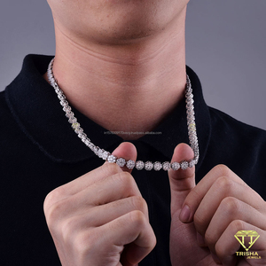 Collar de Plata de Ley 925 con Diamantes Cultivados en Laboratorio, Diseño de Racimo Redondo con Eslabones Helados, Joyería Contemporánea - Product Image 2