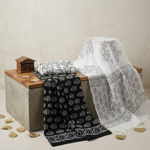 Traje Indio de Algodón con Estampado Floral Blanco y Negro para Mujer |   Salwar Kameez Punjabi de Alta Calidad con Estampado a Mano |   Conjunto de Ropa Casual Étnica - Product Image 5