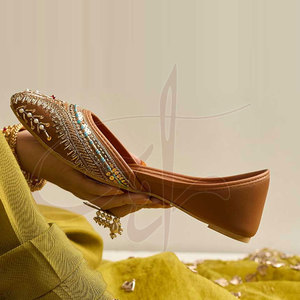 Khussa de Verano Ligera Hecha a Mano, Color Marrón, con Bordado Tilla y Detalles de Cuentas, Impermeable, Antideslizante, de Alta Calidad - Product Image 4