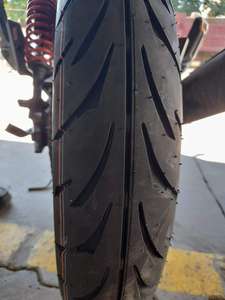 Neumático Premium para Scooter Urbano K305 de 16, 17 y 18 Pulgadas, Sin Cámara, para Motocicleta, Alta Estabilidad, Excelente Agarre, Larga Duración - Product Image 3