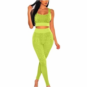 Ensemble de yoga pour femmes, haut court à dégradé de couleurs, leggings taille haute longueur intégrale, tenue de sport 2 pièces, extensible et sans coutures - Product Image 3