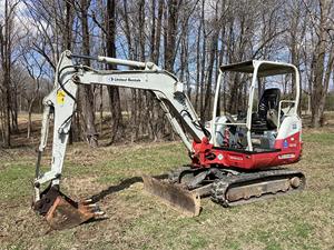 Mini-excavatrice sur chenilles hydraulique diesel Takeuchi TB240 d'occasion 2023, 92 kW, 5 tonnes, capacité de la benne de 0,2 m³, machine de construction à vendre - Product Image 5