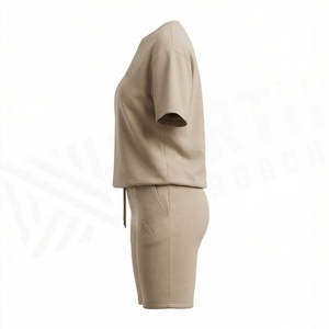 Conjunto de 2 Piezas para Mujer, Camiseta de Manga Corta de Color Sólido Tejida y Pantalones Cortos por Encima de la Rodilla, Cuello Redondo, Casual, Transpirable, de Algodón y Elastano - Product Image 3