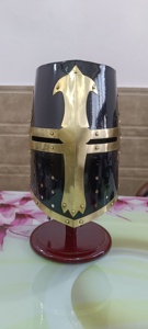 Casco Medieval Negro Hecho a Mano, Casco de Caballero Templario con Adornos de Latón, Casco de Acero para Reenactment y Fiesta de Halloween - Product Image 6