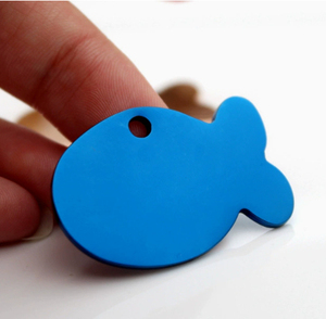 Vente en gros de pendentifs de collier vierges en acier inoxydable en forme de poisson, médailles d'identification pour animaux de compagnie, étiquettes nominatives pour chiens, <span class=keywords><strong>porte</strong></span>-<span class=keywords><strong>clés</strong></span> mousqueton UV tendance - Product Image 5