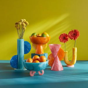 Vente Flash : Vases Artisanaux en Résine Personnalisés – Décorations d'Intérieur de Haute Qualité, Ornements pour Mariages et Jardins – Artisanat Moderne Disponible - Product Image 4