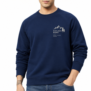 Sweat-shirt à col rond pour homme, coupe classique, bleu marine, manches raglan, en coton, style décontracté pour l'automne, imprimé montagne, Explore More - Product Image 1