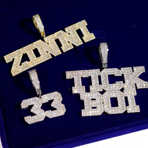 จี้รูปตัวอักษร Zinni ชุบทอง 22K ประดับเพชรโมอิสซาไนต์ทรงกลมเจียระไนแบบเหลี่ยมเจียรคมสไตล์ฮิปฮอปสำหรับผู้ชายใส่ได้ทุกวัน - Product Image 2