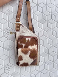 Bolso de Hombro de Cuero Vacuno, Moderno y Elegante, Bolso de Viaje Fácil de Llevar, Cinturón Portamonedas, Bolsos Multiusos Unisex - Product Image 1