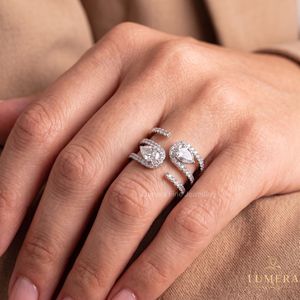 Bague de fiançailles et de mariage en or 9K, 10K, 14K, 18K avec halo de diamants de laboratoire taille double poire, bijoux fins personnalisés - Product Image 4