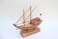 Bateau rapide artisanal modèle Dhow en bois de haute qualité, sculpté, sur pieds, fabrication Gia Nhien, faible MOQ, conception personnalisée Feng