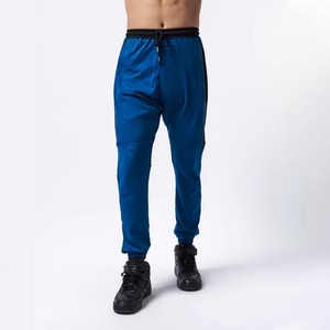 Pantalon de sport décontracté pour homme en coton léger, taille mi-haute, anti-plis, avec motif décoratif, style tendance - Product Image 4