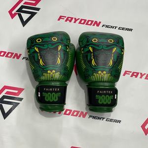 Gants de boxe Muay Thai personnalisés Fairtex de qualité supérieure, imprimés en vert, OEM ODM, gants de sparring professionnels en cuir véritable - Product Image 1