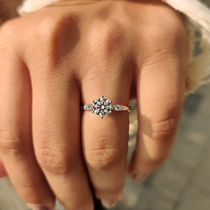 Bague de fiançailles à sept pierres en diamant, finition or blanc, diamants cultivés en laboratoire, or 14 carats, bijoux de mariage pour femmes, cadeau tendance - Product Image 6