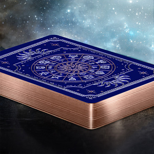 Cartes à jouer personnalisées en papier noir à âme en lin, bord doré 310 g/m², dans une boîte à rabat en feuille d'or - Product Image 6