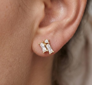 ต่างหูเพชรทรงบาแก็ตต์ 14K โรสโกลด์ เพชรเลี้ยงในห้องปฏิบัติการ สำหรับผู้หญิง ต่างหูทรงเรขาคณิตขนาดเล็ก ต่างหูแบบกลุ่ม เครื่องประดับสวยงาม ของขวัญสำหรับเธอ - Product Image 1