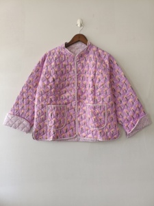 Veste matelassée en coton patchwork faite à la main : Manteau bohème réversible - Product Image 1