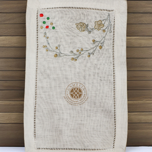 Serviette de cocktail haut de gamme avec broderie élégante, qualité durable, idéale pour les événements prestigieux et les cadeaux. - Product Image 4