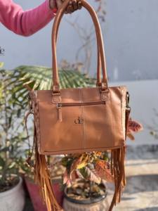 Sac fourre-tout en cuir de vachette véritable style western, sculpté à la main, avec franges, nouveau sac à bandoulière de créateur très tendance pour femmes - Product Image 5