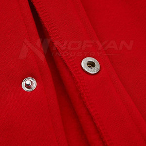 Veste de sport pour homme New Look, style moderne et décontracté, avec logo sur le devant, conçue pour le confort, la mode streetwear et l'usage quotidien. - Product Image 5