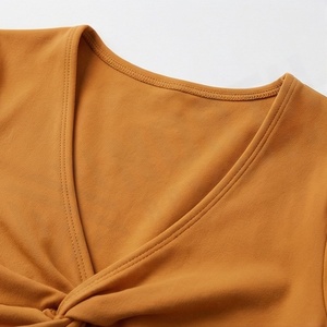 Conjunto de yoga de nailon de color personalizado, sujetador deportivo con espalda hermosa, leggings sin costura frontal, ropa deportiva al por mayor - Product Image 4