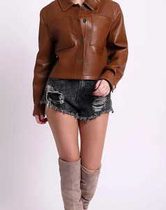 Chaqueta de Cuero Genuino Marrón para Mujer, Estilo Trucker, Cuello Camisero, Bolsillos con Parches, Cierre de un Solo Botón, Chaqueta Corta, Alta Gama 2026 - Product Image 4