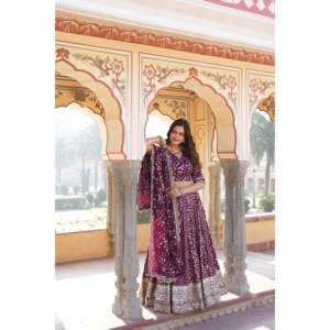 Lehenga Choli de Fiesta con Bordado Jacquard y Brillo Radiante - Product Image 3