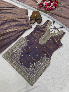 Conjunto de Traje Palazzo Morado Bordado, Ropa Étnica para Mujer |   Salwar Kameez Dupatta Pakistaní de Diseño Moderno |   Boda india - Product Image 1