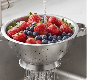 Passoire en acier inoxydable de qualité supérieure avec poignées, égouttoir métallique durable pour légumes et fruits, utilisation sous l'évier de cuisine - Product Image 5