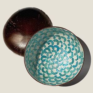 ชามมะพร้าวเปลือกหอยมุก ดีไซน์เมอร์ไลออน งานฝีมือคุณภาพพรีเมียม สำหรับการเสิร์ฟบนโต๊ะอย่างมีสไตล์ วางจำหน่ายแล้ว - Product Image 3