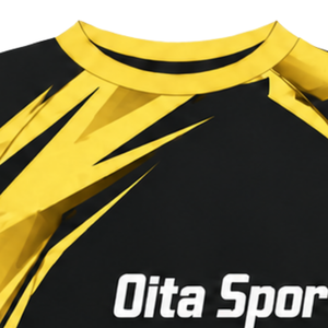 Maillot de compression athlétique à manches courtes noir et jaune doré, col ras du cou, motif éclair, pour entraînement de performance et sports de rame - Product Image 5