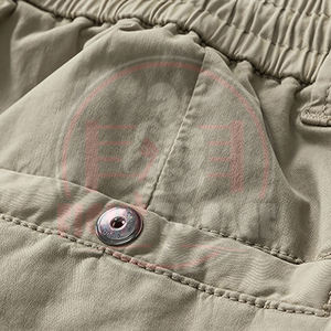 Pantalones Cortos Cargo para Hombre al Por Mayor, del Mejor Proveedor, con Logotipo Personalizado, Transpirables, Diseño Único, Color Verde Oliva, con Múltiples Bolsillos - Product Image 3