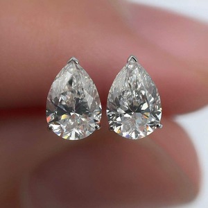 Pendientes de Diamantes Moissanite de Primera Calidad, Joyería Fina para Uso Diario y Ocasiones Especiales, Disponibles para la Venta - Product Image 1