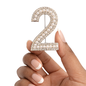 Broche Épingle Numéro 1 Perle pour Femme, Élégante, avec Perles et Strass, Bijou Tendance, Accessoire Cadeau - Product Image 2