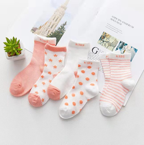 Wholesale Basketball Sports <b>Socks</b> Thermal Breathable <b>Polyester</b> Crew <b>Socks</b> Fashion Letter Pattern Gym <b>Socks</b> - Product Image 3