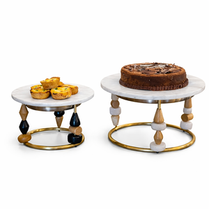 Juego de Soportes para Pastel de Mármol Blanco de Lujo con Pedestal de Madera y Piedras Mixtas y Base de Anillo de Latón, Elegante Exhibidor de Postres para Mesa - Product Image 1