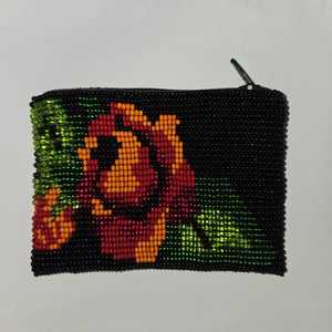 Porte-monnaie perlé fait main : motif rose en verre tchèque - Product Image 1