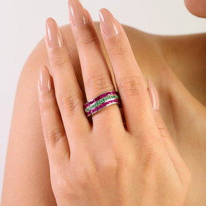 Anillo Fino de Plata 925 con Baño de Rodio y Gema de Rubí y Esmeralda Auténtica, Diseño Ondulado, para Compromiso y Boda, Venta al por Mayor para Mujer - Product Image 4