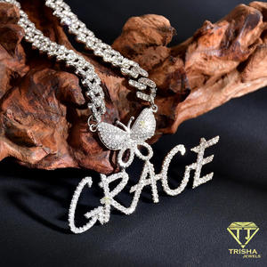 Collar personalizado con la palabra 'Moissanite Diamond' en diamante moissanita de primera calidad, con detalle de colgante de mariposa, colgante con letras brillantes. - Product Image 5