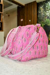 Sac de voyage matelassé en nylon fait main, écologique, léger, imperméable, grande capacité, sac de sport week-end, motif lettres - Product Image 2