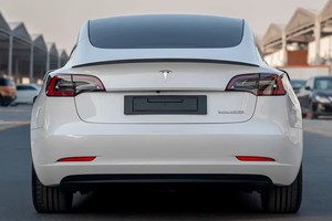 La Model 3 Performance - Product Image 5