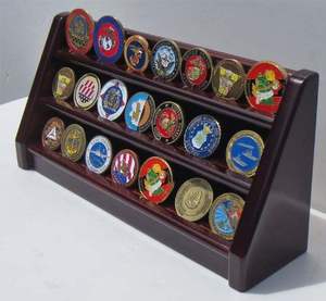 Vitrina de Madera Natural Hecha a Mano con Diseño Único, Estante de Madera Sólida para Exhibición de Monedas - Product Image 4