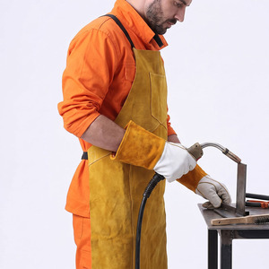 Delantal de soldadura de cuero vacuno clásico premium con mangas protectoras, resistente al fuego y al calor, para trabajo industrial pesado - Product Image 5
