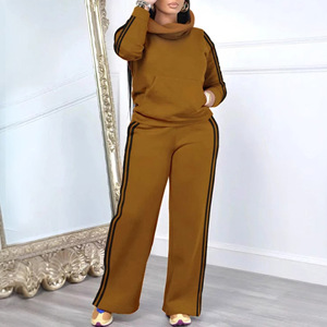 Conjunto de Sudadera y Pantalones Cortos de Forro Polar para Mujer, Estilo Otoñal, Cuello Alto, Hombros Caídos, Diseño Sólido - Product Image 3