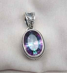 Pendentif Topaze Mystique en Argent Sterling 925 Fait Main, Bijoux en Pierres Précieuses Arc-en-ciel, Fournisseur en Gros - Product Image 3