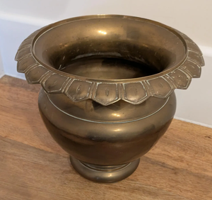 Vase à fleurs en métal doré rustique de luxe, forme d'urne décorative, pot de fleurs pour centre de table de mariage et d'événements, très demandé - Product Image 6
