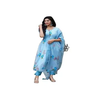 Sıcak satış pamuk ve Rayon kumaş kadın Kurti düşük fiyat etnik giyim toptan fiyata mevcut basit uzun kurti tasarımlar